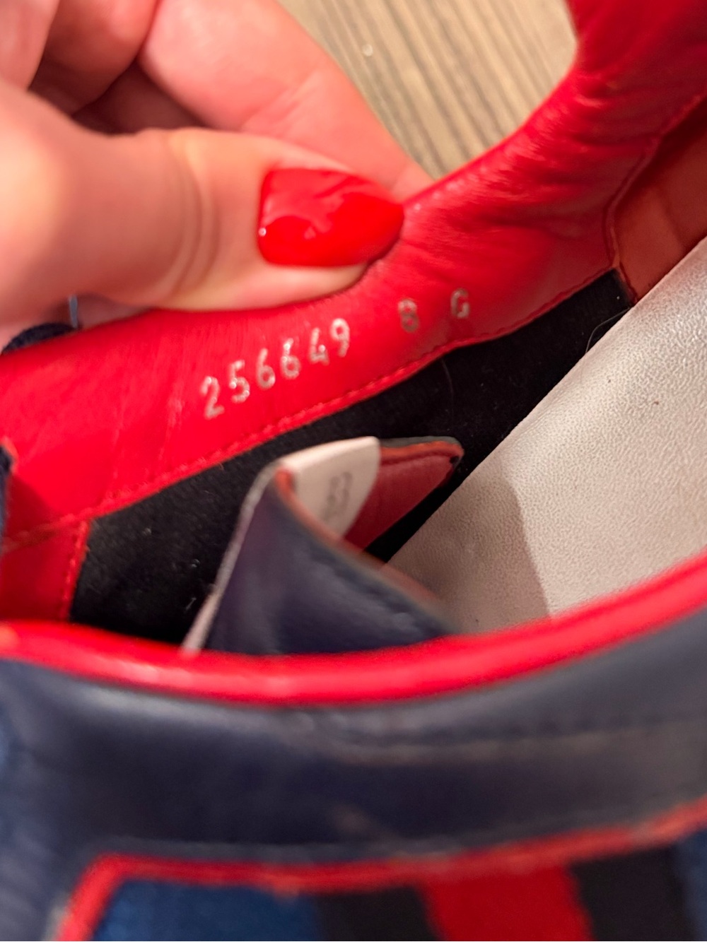 Gucci Tennis 83 Men's Navy and Red Sneakers - Picture 11 of 12